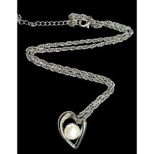 Romantic Abstract Heart Pendant Necklace With Pearl Accent